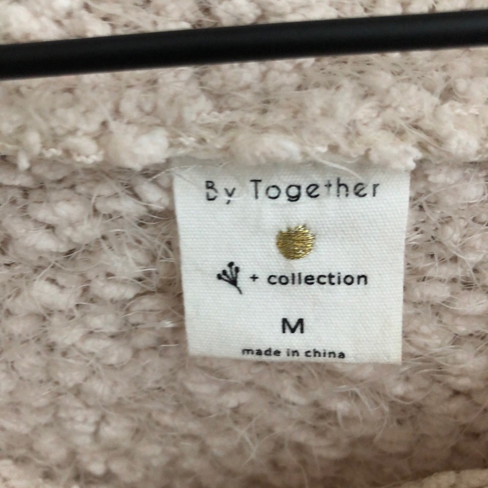 SHERPA Cream Over the Shoulder Sweater - Picture 4 of 6
